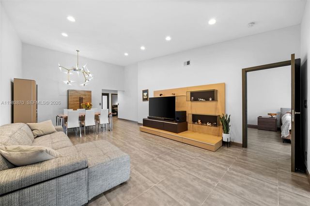 21244 Harbor Way 21321, Aventura, FL 33180