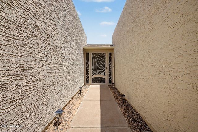 26433 S TRURO Drive, Sun Lakes, AZ 85248