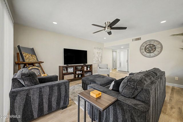 26433 S TRURO Drive, Sun Lakes, AZ 85248