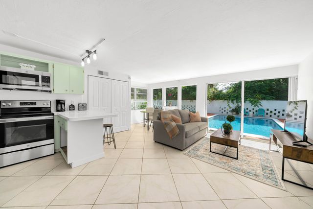 842 SW 11th Court, Fort Lauderdale, FL 33315