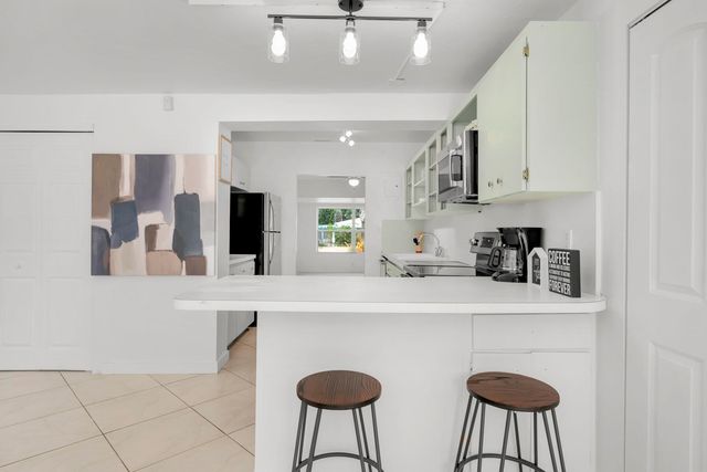 842 SW 11th Court, Fort Lauderdale, FL 33315