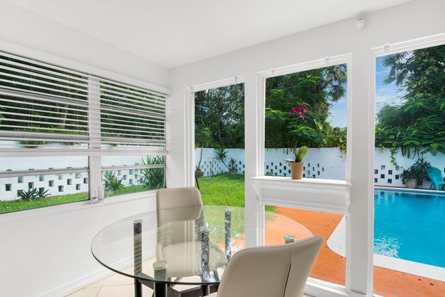 842 SW 11th Court, Fort Lauderdale, FL 33315