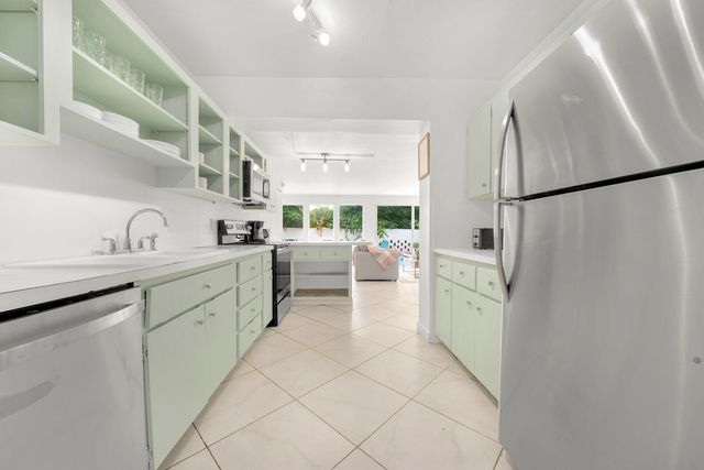 842 SW 11th Court, Fort Lauderdale, FL 33315