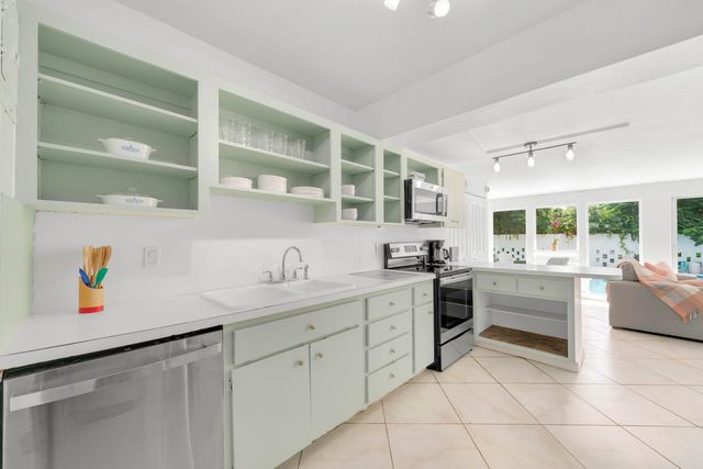 842 SW 11th Court, Fort Lauderdale, FL 33315