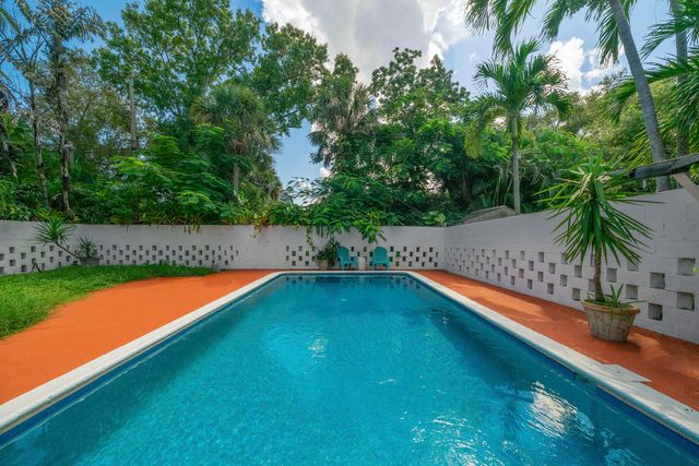 842 SW 11th Court, Fort Lauderdale, FL 33315