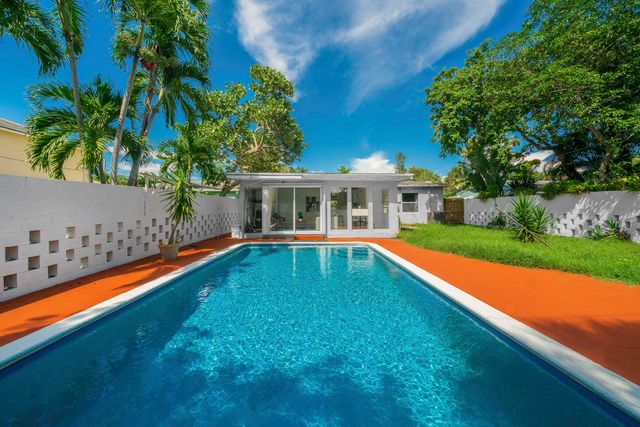 842 SW 11th Court, Fort Lauderdale, FL 33315