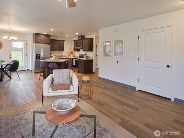 497 Hart Road, Winlock, WA 98596