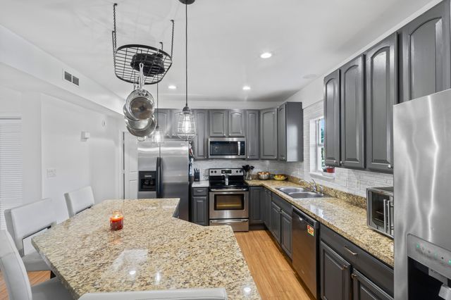 8 Jade Drive, Big Coppitt, FL 33040