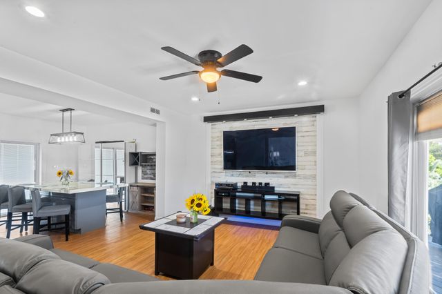 8 Jade Drive, Big Coppitt, FL 33040