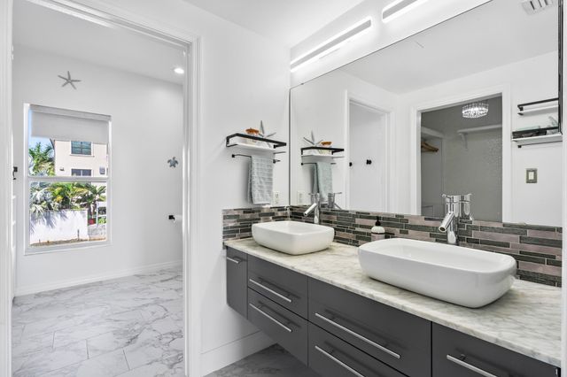 8 Jade Drive, Big Coppitt, FL 33040