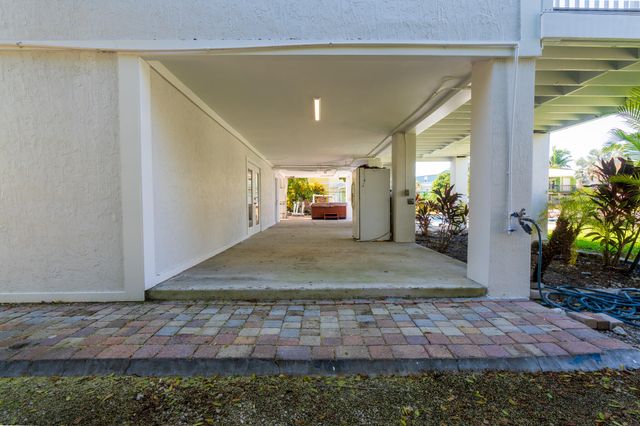 8 Jade Drive, Big Coppitt, FL 33040