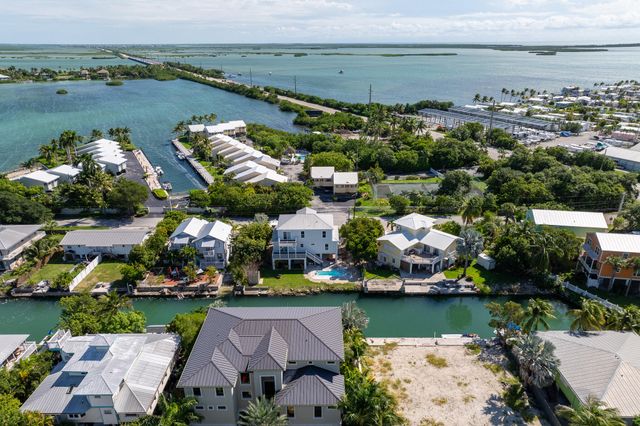 8 Jade Drive, Big Coppitt, FL 33040