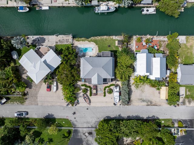 8 Jade Drive, Big Coppitt, FL 33040