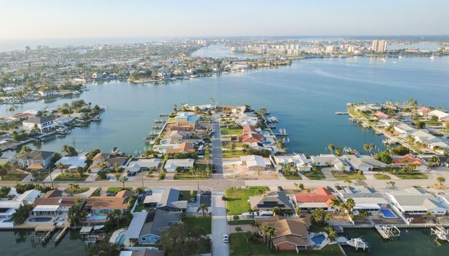 6390 2ND PALM POINT, St Pete Beach, FL 33706
