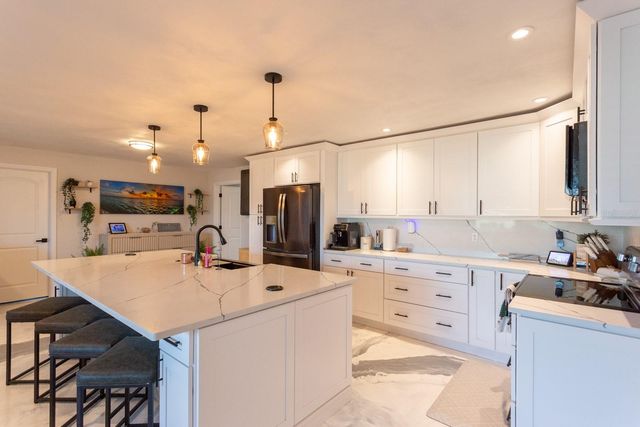 6390 2ND PALM POINT, St Pete Beach, FL 33706