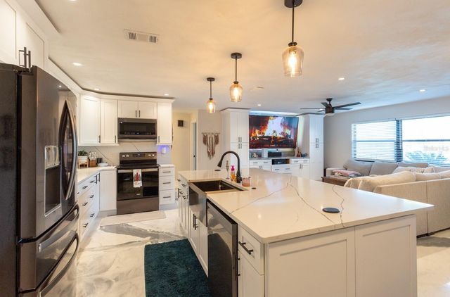 6390 2ND PALM POINT, St Pete Beach, FL 33706