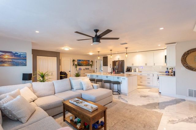 6390 2ND PALM POINT, St Pete Beach, FL 33706