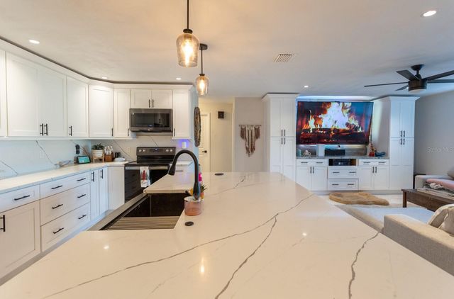 6390 2ND PALM POINT, St Pete Beach, FL 33706