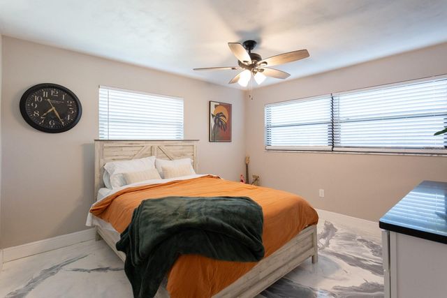 6390 2ND PALM POINT, St Pete Beach, FL 33706