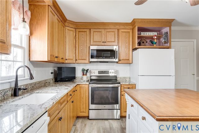 17456 Circuit Rider Dr, Beaverdam, VA 23015