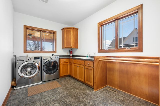 1502 Epperstone Enclave, Byron, MN 55920