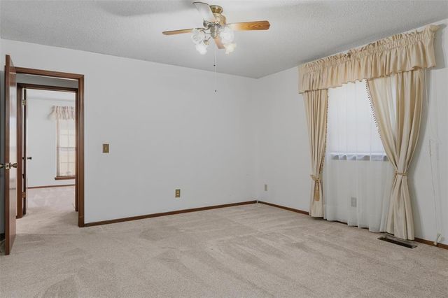 11913 O Casey Street, Yukon, OK 73099