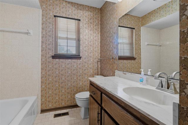 11913 O Casey Street, Yukon, OK 73099