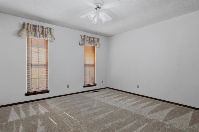 11913 O Casey Street, Yukon, OK 73099