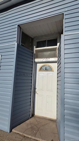12000 Charest Street, Hamtramck, MI 48212