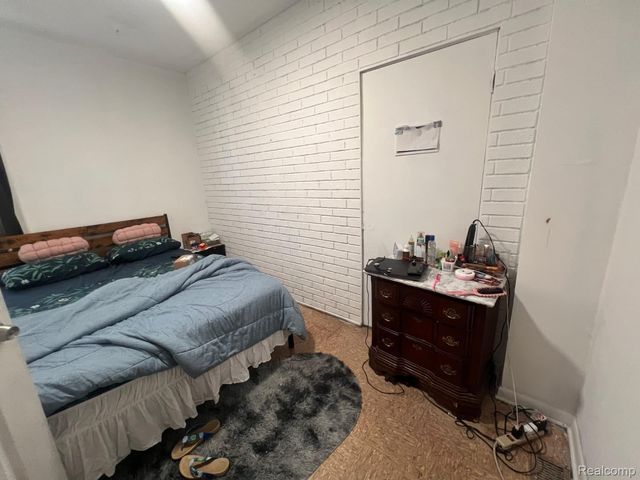 12000 Charest Street, Hamtramck, MI 48212