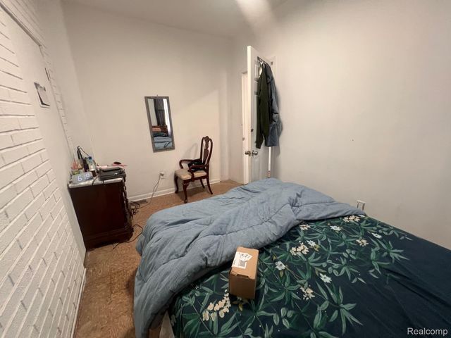 12000 Charest Street, Hamtramck, MI 48212