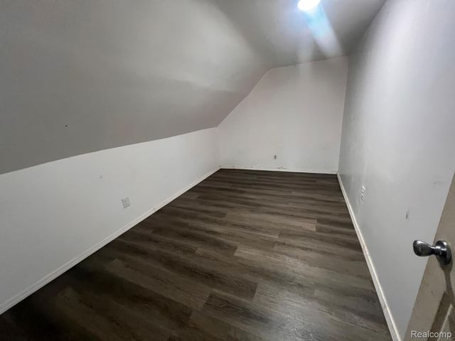 12000 Charest Street, Hamtramck, MI 48212