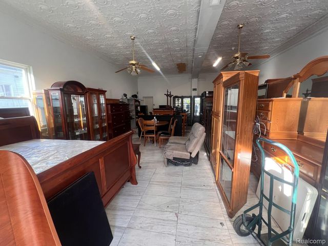 12000 Charest Street, Hamtramck, MI 48212