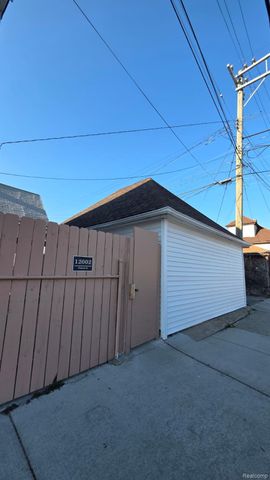 12000 Charest Street, Hamtramck, MI 48212
