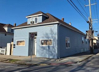 12000 Charest Street, Hamtramck, MI 48212