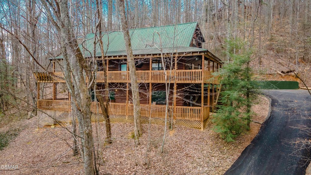 3050 Headrick Drive, Sevierville, TN 37862