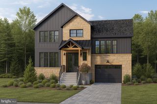 100 LEE DR, Linden, VA 22642