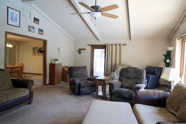 11219 Kentucky Road, Papillion, NE 68133