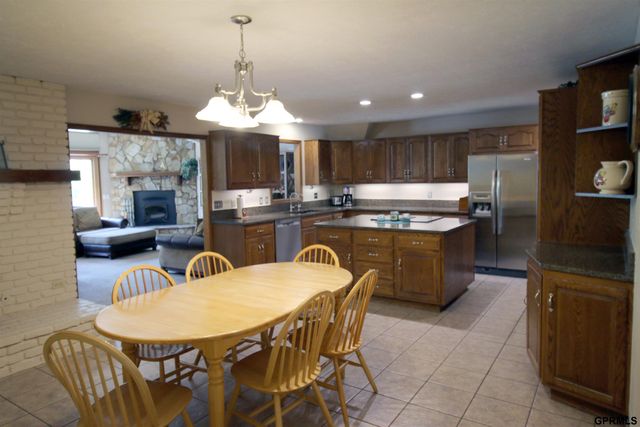 11219 Kentucky Road, Papillion, NE 68133