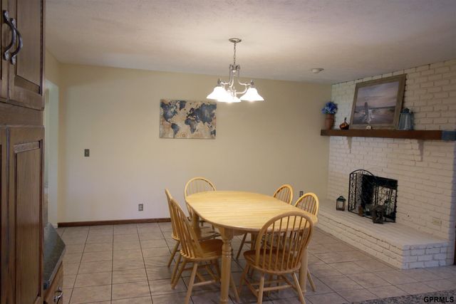 11219 Kentucky Road, Papillion, NE 68133