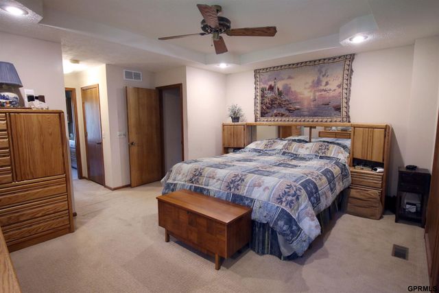 11219 Kentucky Road, Papillion, NE 68133