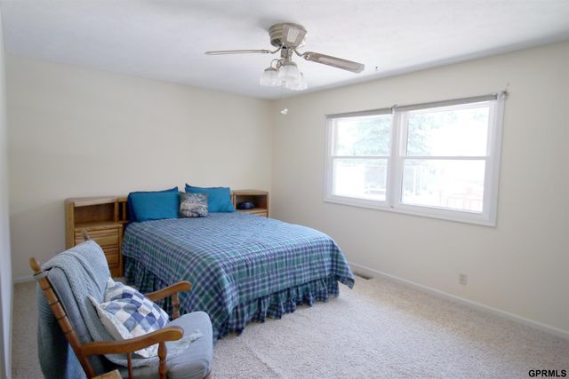 11219 Kentucky Road, Papillion, NE 68133