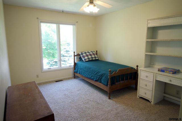 11219 Kentucky Road, Papillion, NE 68133