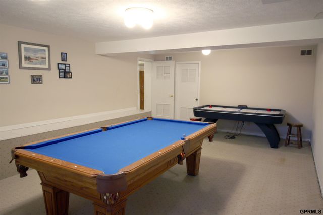 11219 Kentucky Road, Papillion, NE 68133