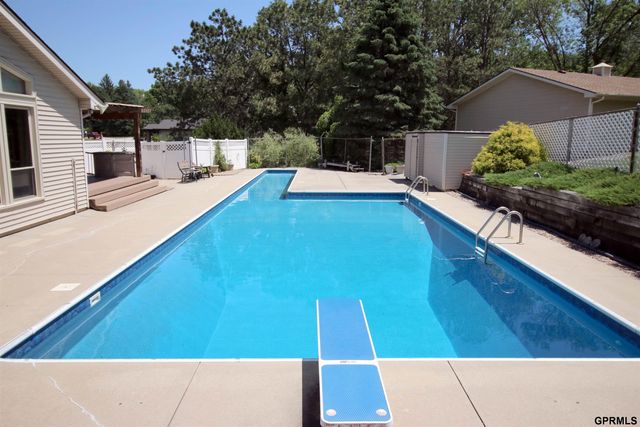 11219 Kentucky Road, Papillion, NE 68133