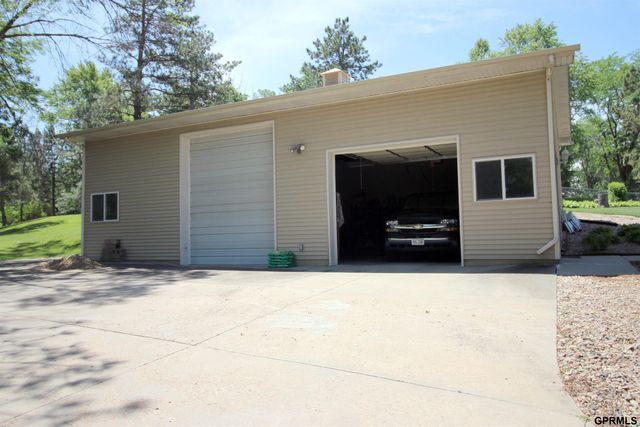 11219 Kentucky Road, Papillion, NE 68133