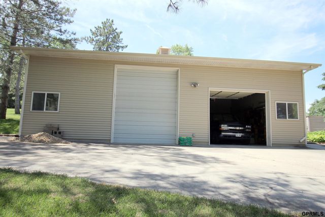 11219 Kentucky Road, Papillion, NE 68133