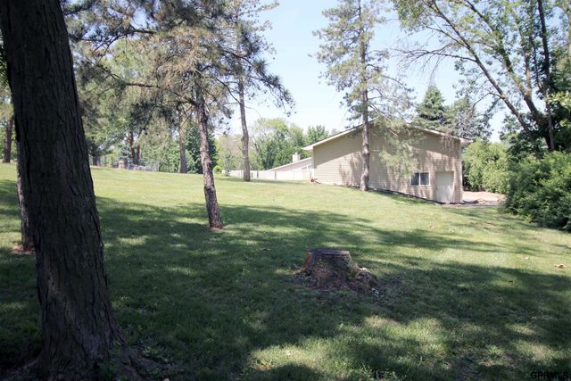 11219 Kentucky Road, Papillion, NE 68133
