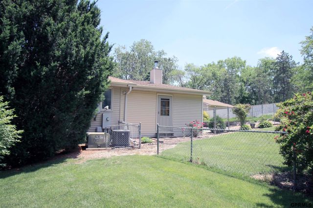 11219 Kentucky Road, Papillion, NE 68133