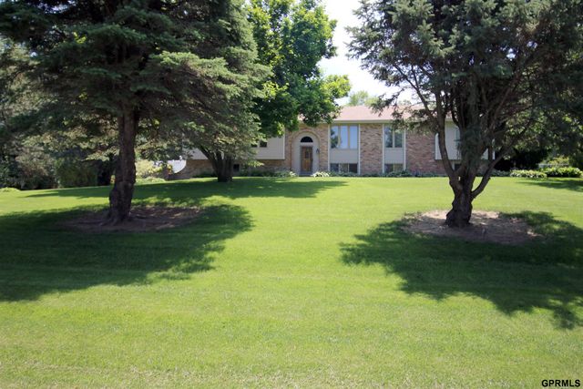 11219 Kentucky Road, Papillion, NE 68133